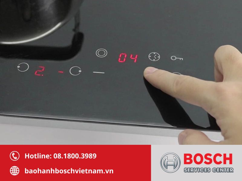 Bật lại bếp và kiểm tra vài phút giúp xác định lỗi E0513 tạm thời hay phần cứng