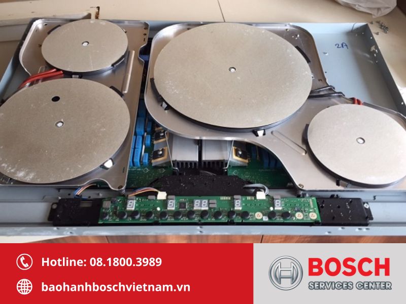 Cáp nối giữa bo điều khiển và bo nguồn lỏng hoặc hỏng có thể gây lỗi E0513