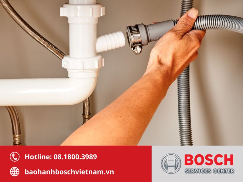 Kiểm tra bộ lọc đầu vào và áp lực nước nếu lỗi E21 vẫn xuất hiện