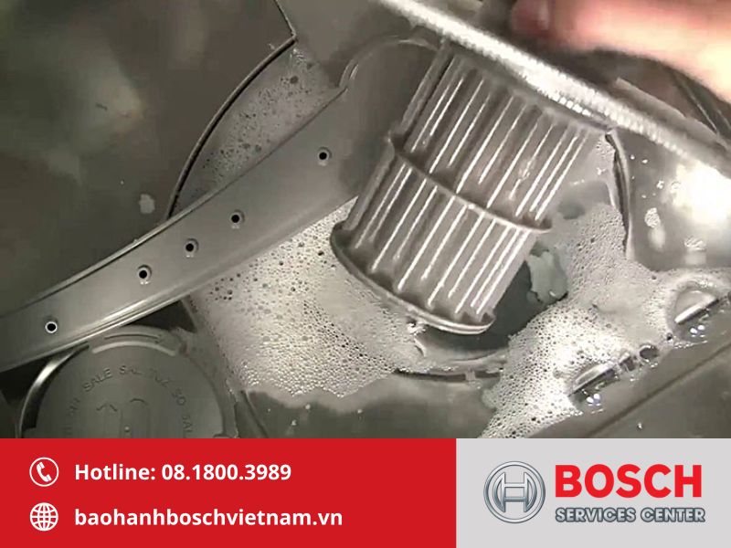 Lỗi E21 thường do bộ lọc tắc nghẽn làm giảm lưu lượng bơm tuần hoàn