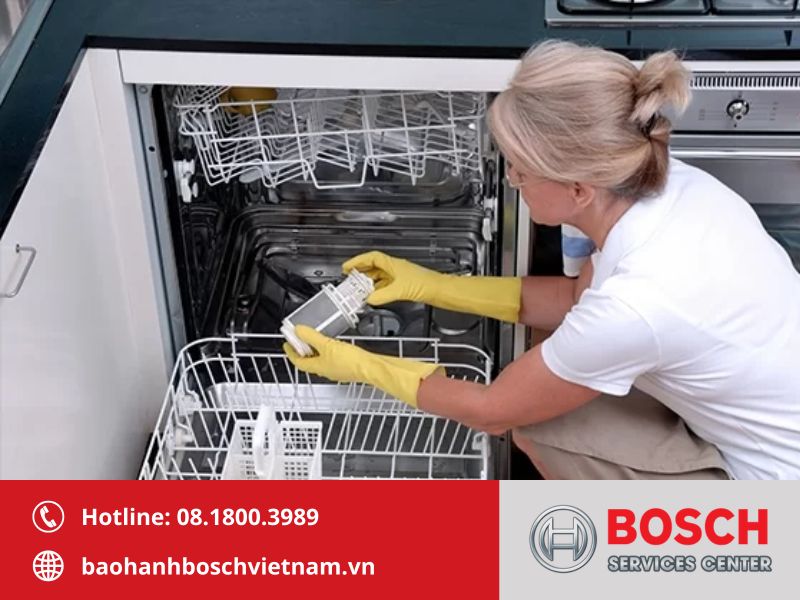Vệ sinh toàn diện bộ lọc và kiểm tra vật lạ trước khi reset máy